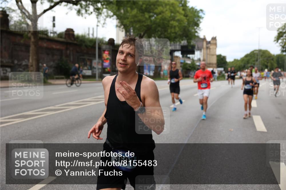 29.06.2025 - hella hamburg halbmarathon Yannick Fuchs http://msf.ph/oto/8155483 29.06.2025 10:38:04 20KM 3109, 3116, 3124, 3146, 3437, 3697, 3928, 4080, 5506, 5692, 6495, 7093, 7185, 7451, 8218, 8664, 8900, 9043, 9114, 9931, 10246, 10493, 11153, 11648, 11778, 11848, 12327, 12438, 12623, 12657, 13348, 13897, 14690, 15383, 15932, 16105, 16648, 16720, 16997, 17391, 17403, 17516, 18678, 18775, 18942, 19051, 19090 meine-sportfotos.de