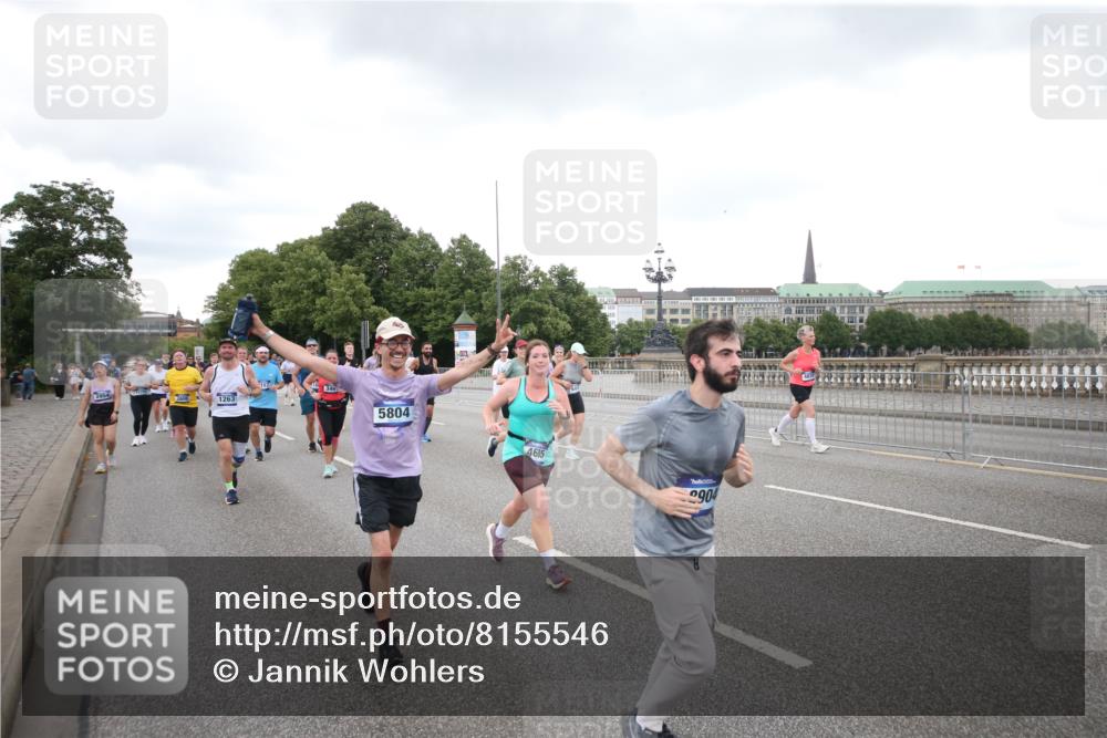 29.06.2025 - hella hamburg halbmarathon Jannik Wohlers http://msf.ph/oto/8155546 29.06.2025 10:53:44 Lombardsbrücke 1017, 1263, 1762, 1779, 1789, 2372, 2600, 2761, 2854, 3079, 3187, 3188, 3249, 3465, 3467, 3557, 4323, 4685, 4838, 5157, 5514, 5804, 5817, 5898, 6468, 6583, 6987, 6988, 7498, 7874, 7946, 8867, 9138, 9203, 10207, 11472, 11769, 11785, 11830, 12429, 12611, 12898, 12923, 13034, 13350, 13368, 13850, 14171, 14177, 14386, 14416, 14596, 14904, 15318, 15791, 16117, 16628, 16691, 16839, 16888, 16930, 17487, 17622, 18093, 18348, 18431, 18904, 19019 meine-sportfotos.de