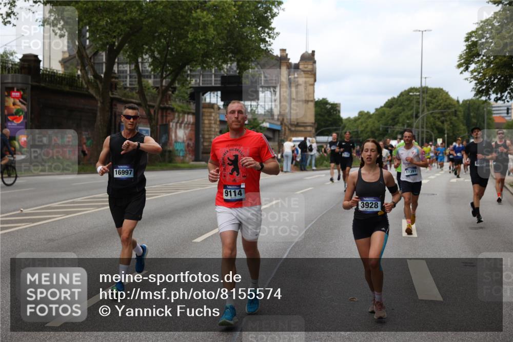 29.06.2025 - hella hamburg halbmarathon Yannick Fuchs http://msf.ph/oto/8155574 29.06.2025 10:38:04 20KM 3109, 3116, 3124, 3146, 3437, 3697, 3928, 4080, 5506, 5692, 6495, 7093, 7185, 7451, 8218, 8664, 8900, 9043, 9114, 9931, 10246, 10493, 11153, 11648, 11778, 11848, 12327, 12438, 12623, 12657, 13348, 13897, 14690, 15383, 15932, 16105, 16648, 16720, 16997, 17391, 17403, 17516, 18678, 18775, 18942, 19051, 19090 meine-sportfotos.de