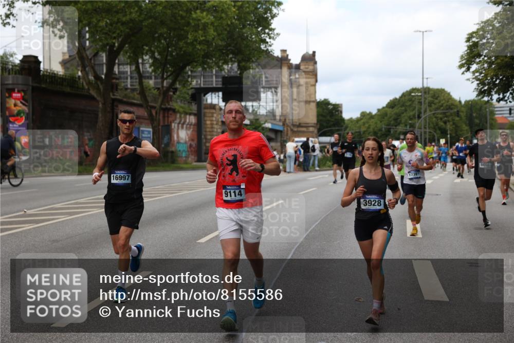 29.06.2025 - hella hamburg halbmarathon Yannick Fuchs http://msf.ph/oto/8155586 29.06.2025 10:38:05 20KM 3109, 3116, 3124, 3146, 3437, 3697, 3928, 5506, 5692, 6495, 7093, 7185, 7451, 8218, 8664, 8900, 9043, 9114, 9931, 10246, 10493, 11153, 11648, 11778, 11848, 12327, 12438, 12623, 12657, 13348, 13897, 14690, 14861, 15383, 15932, 16105, 16648, 16720, 16997, 17376, 17391, 17403, 17516, 17912, 18678, 18775, 18942, 19090 meine-sportfotos.de