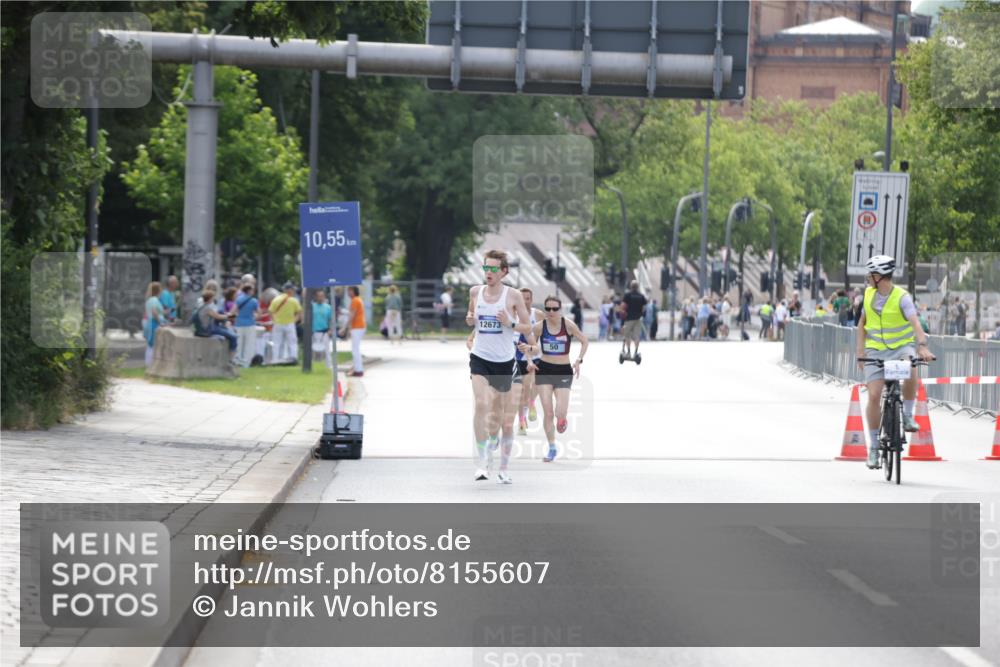 29.06.2025 - hella hamburg halbmarathon Jannik Wohlers http://msf.ph/oto/8155607 29.06.2025 09:37:15 Lombardsbrücke  meine-sportfotos.de