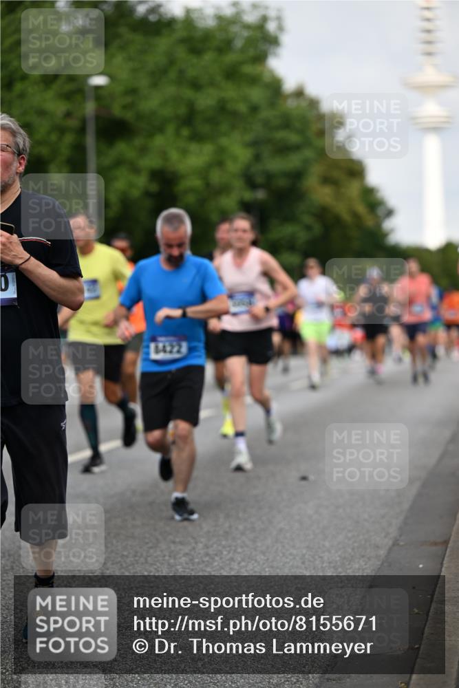 29.06.2025 - hella hamburg halbmarathon Dr. Thomas Lammeyer http://msf.ph/oto/8155671 29.06.2025 10:08:07 Kennedybrücke 1032, 1161, 1355, 1450, 2277, 2683, 2979, 4095, 4488, 4951, 5058, 5363, 5613, 6142, 6453, 7485, 8177, 8421, 8422, 8423, 8469, 8484, 9526, 9899, 10389, 11402 meine-sportfotos.de