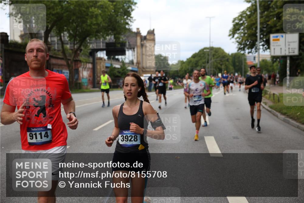 29.06.2025 - hella hamburg halbmarathon Yannick Fuchs http://msf.ph/oto/8155708 29.06.2025 10:38:06 20KM 3109, 3116, 3124, 3146, 3437, 3928, 5506, 5692, 6495, 7093, 7185, 7451, 8145, 8218, 8664, 8900, 9043, 9114, 9931, 10246, 10493, 11153, 11648, 11778, 11848, 12327, 12438, 12623, 12657, 13348, 13897, 14690, 14861, 15383, 15932, 16105, 16301, 16549, 16648, 16720, 16997, 17376, 17391, 17403, 17516, 17912, 18678, 18775, 18942, 19090 meine-sportfotos.de