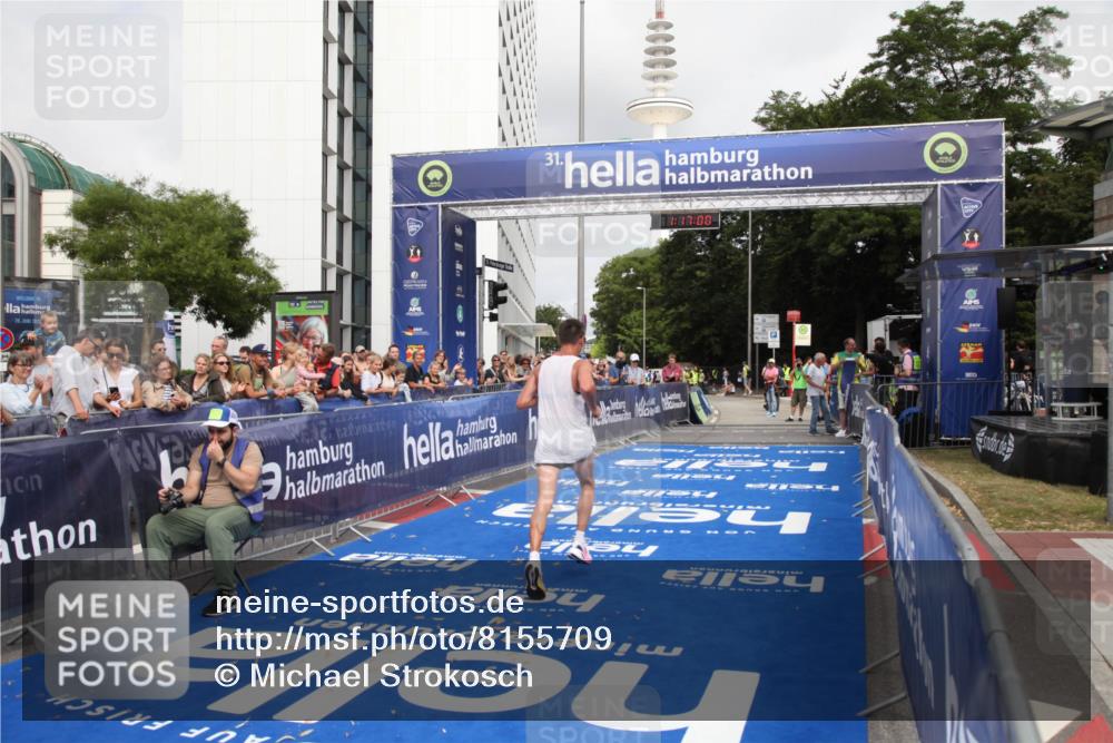 29.06.2025 - hella hamburg halbmarathon Michael Strokosch http://msf.ph/oto/8155709 29.06.2025 10:17:03 Ziel 16529 meine-sportfotos.de
