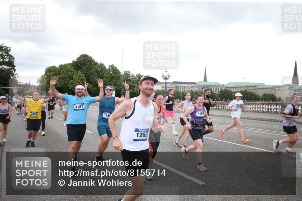 29.06.2025 - hella hamburg halbmarathon Jannik Wohlers http://msf.ph/oto/8155714 29.06.2025 10:53:46 Lombardsbrücke 1263, 1762, 1779, 1789, 1822, 2600, 2761, 2854, 3079, 3187, 3188, 3249, 3364, 3465, 3467, 3557, 4323, 4685, 4838, 5157, 5309, 5514, 5804, 5817, 5898, 6468, 6583, 6987, 6988, 7498, 7874, 7946, 8867, 9138, 9203, 10207, 11354, 11769, 11785, 11830, 12429, 12898, 12923, 13034, 13368, 13850, 14171, 14177, 14386, 14416, 14596, 14655, 14904, 15318, 15791, 16117, 16628, 16691, 16839, 16888, 16930, 17487, 17622, 18093, 18431, 18904, 19019 meine-sportfotos.de