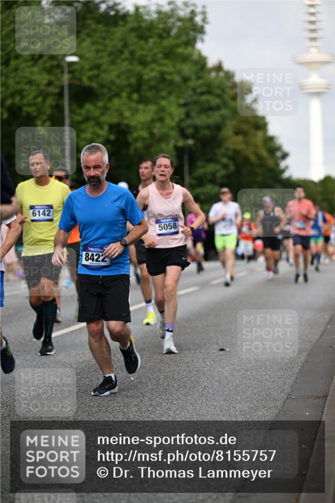 29.06.2025 - hella hamburg halbmarathon Dr. Thomas Lammeyer http://msf.ph/oto/8155757 29.06.2025 10:08:08 Kennedybrücke 1032, 1161, 1355, 1450, 2277, 2683, 2979, 3488, 4095, 4488, 4951, 5058, 5363, 5613, 6142, 7485, 8177, 8421, 8422, 8423, 8469, 8484, 9526, 9899, 10389 meine-sportfotos.de