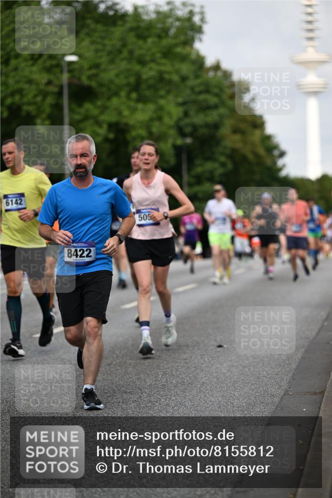 29.06.2025 - hella hamburg halbmarathon Dr. Thomas Lammeyer http://msf.ph/oto/8155812 29.06.2025 10:08:08 Kennedybrücke 1032, 1161, 1355, 1450, 2277, 2683, 2979, 3488, 4095, 4488, 4951, 5058, 5363, 5613, 6142, 7485, 8177, 8421, 8422, 8423, 8469, 8484, 9526, 9899, 10389 meine-sportfotos.de