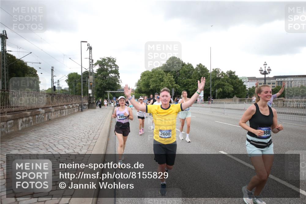 29.06.2025 - hella hamburg halbmarathon Jannik Wohlers http://msf.ph/oto/8155829 29.06.2025 10:53:48 Lombardsbrücke 1263, 1762, 1779, 1822, 2600, 2761, 3187, 3188, 3249, 3364, 3465, 3467, 4323, 4685, 4838, 5157, 5309, 5514, 5804, 5817, 5898, 6468, 6583, 6987, 6988, 7498, 7670, 7874, 7946, 8867, 9138, 9203, 10207, 11354, 11769, 11785, 11830, 12429, 12898, 12923, 13034, 13368, 13850, 14171, 14177, 14386, 14416, 14655, 14904, 15318, 15791, 16117, 16628, 16691, 16839, 16888, 16930, 17487, 17622, 18093, 18431, 18904, 19019 meine-sportfotos.de