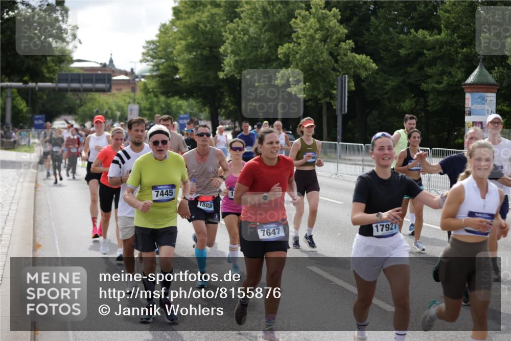 29.06.2025 - hella hamburg halbmarathon Jannik Wohlers http://msf.ph/oto/8155876 29.06.2025 10:16:58 Lombardsbrücke 1083, 1356, 1477, 2305, 2860, 3464, 3466, 3802, 3803, 4194, 4852, 5023, 5390, 6126, 6128, 6520, 6522, 7011, 7291, 7410, 7445, 7566, 7647, 7844, 7945, 8210, 8253, 8309, 8351, 8433, 8558, 8895, 9152, 9259, 10377, 10460, 10592, 11102, 12042, 12100, 12166, 14199, 14208, 14209, 14648, 14877, 14950, 15293, 15465, 16024, 16555, 16817, 17058, 17628, 17717, 17927, 18039, 18060, 18108, 18344, 18469, 18526, 18564 meine-sportfotos.de
