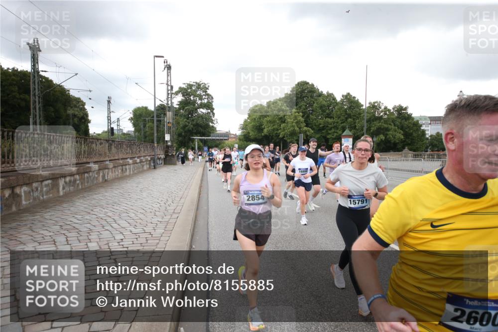 29.06.2025 - hella hamburg halbmarathon Jannik Wohlers http://msf.ph/oto/8155885 29.06.2025 10:53:49 Lombardsbrücke 1263, 1762, 1779, 1822, 2600, 2761, 3187, 3188, 3364, 3465, 3467, 4323, 4685, 4720, 4838, 5157, 5309, 5514, 5804, 5817, 5898, 6468, 6583, 6987, 6988, 7498, 7670, 7874, 7946, 8801, 8803, 8867, 9138, 9203, 10207, 11354, 11769, 11785, 11830, 12429, 12898, 12923, 13368, 13850, 14171, 14177, 14386, 14416, 14655, 14904, 15318, 15791, 16117, 16628, 16691, 16839, 16888, 17487, 17622, 18093, 18431, 18904 meine-sportfotos.de