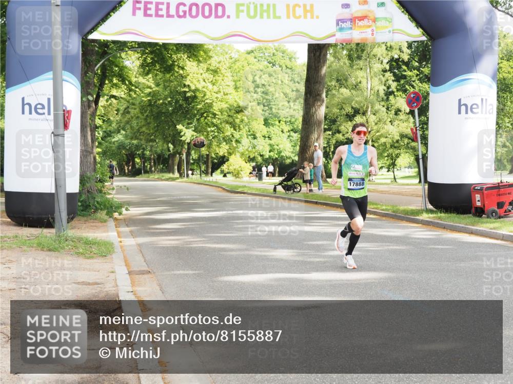 29.06.2025 - hella hamburg halbmarathon MichiJ http://msf.ph/oto/8155887 29.06.2025 10:02:47 Zwischen KM18-KM19  meine-sportfotos.de