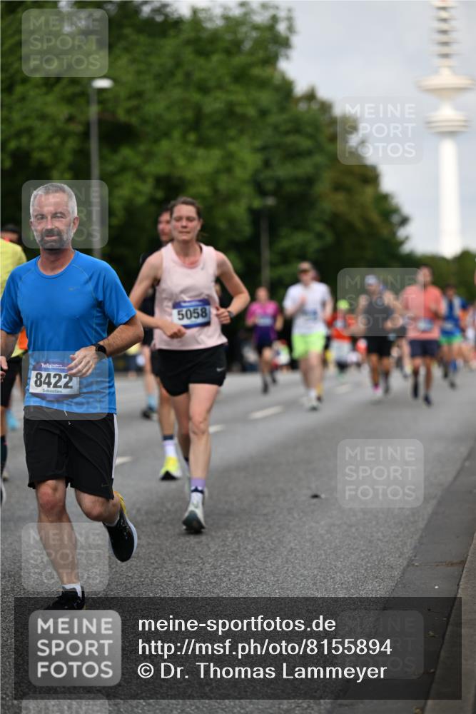 29.06.2025 - hella hamburg halbmarathon Dr. Thomas Lammeyer http://msf.ph/oto/8155894 29.06.2025 10:08:08 Kennedybrücke 1032, 1161, 1355, 1450, 2277, 2683, 2979, 3488, 4095, 4488, 4951, 5058, 5363, 5613, 6142, 7485, 8177, 8421, 8422, 8423, 8469, 8484, 9526, 9899, 10389 meine-sportfotos.de