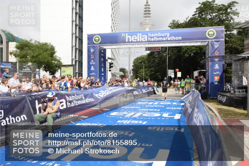 29.06.2025 - hella hamburg halbmarathon Michael Strokosch http://msf.ph/oto/8155895 29.06.2025 10:17:28 Ziel 18694 meine-sportfotos.de