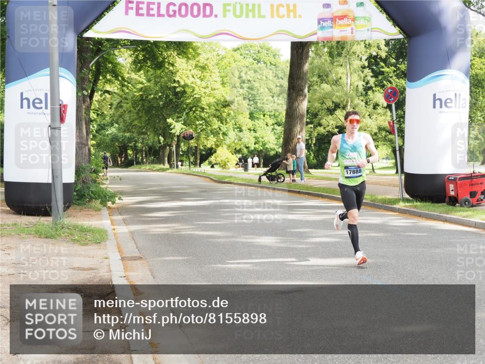 29.06.2025 - hella hamburg halbmarathon MichiJ http://msf.ph/oto/8155898 29.06.2025 10:02:47 Zwischen KM18-KM19  meine-sportfotos.de