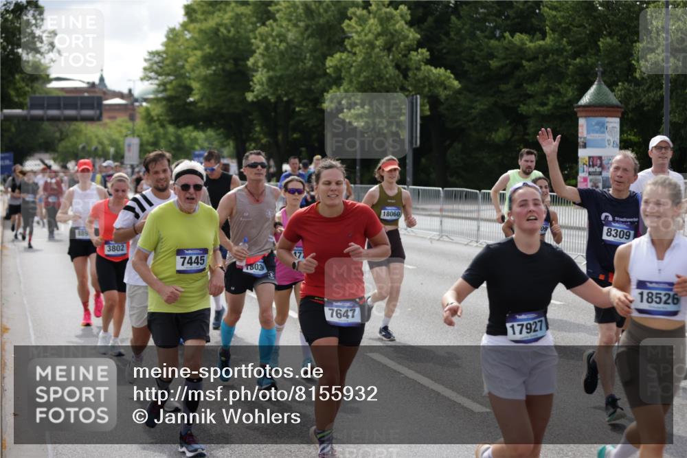 29.06.2025 - hella hamburg halbmarathon Jannik Wohlers http://msf.ph/oto/8155932 29.06.2025 10:16:59 Lombardsbrücke 1083, 1477, 2305, 2860, 3464, 3466, 3802, 3803, 4194, 4852, 5023, 6126, 6128, 6520, 6522, 7011, 7291, 7410, 7445, 7566, 7647, 7844, 7945, 8210, 8253, 8309, 8351, 8433, 8895, 9152, 9259, 10377, 10460, 10592, 10620, 11102, 12042, 12166, 12668, 14199, 14208, 14209, 14648, 14877, 14950, 15293, 15465, 16024, 16555, 16817, 17058, 17628, 17717, 17927, 18039, 18060, 18108, 18344, 18469, 18526, 18564 meine-sportfotos.de