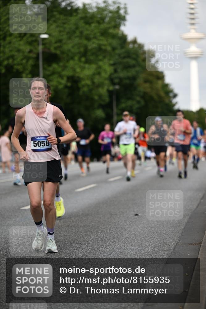 29.06.2025 - hella hamburg halbmarathon Dr. Thomas Lammeyer http://msf.ph/oto/8155935 29.06.2025 10:08:09 Kennedybrücke 1032, 1161, 1355, 1450, 2277, 2683, 2979, 3488, 4095, 4488, 4951, 5058, 5363, 5613, 6142, 7485, 8177, 8421, 8422, 8423, 8469, 8484, 9526, 9899, 10389 meine-sportfotos.de