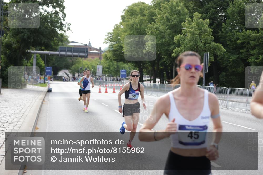 29.06.2025 - hella hamburg halbmarathon Jannik Wohlers http://msf.ph/oto/8155962 29.06.2025 09:37:24 Lombardsbrücke 45, 50, 3944, 12673 meine-sportfotos.de