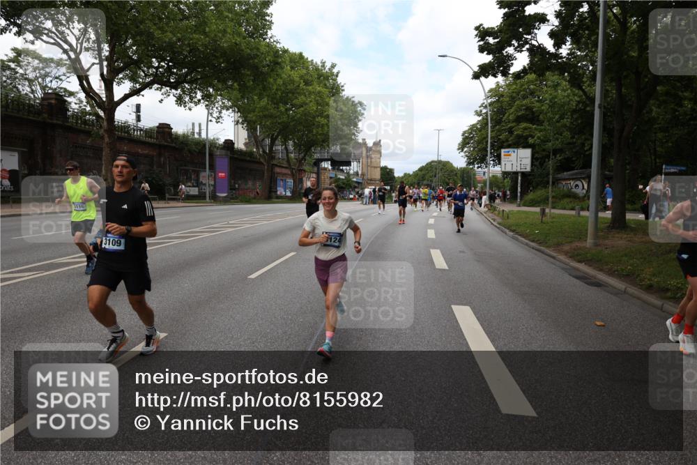 29.06.2025 - hella hamburg halbmarathon Yannick Fuchs http://msf.ph/oto/8155982 29.06.2025 10:38:10 20KM 3109, 3116, 3124, 3146, 3437, 5506, 5692, 6495, 6705, 6991, 7093, 7185, 7451, 8145, 8218, 8664, 8900, 9043, 9081, 9931, 10246, 10493, 10669, 11153, 11346, 11648, 11778, 11848, 12327, 12438, 12623, 12657, 13348, 13897, 14690, 14861, 15383, 15932, 16105, 16301, 16547, 16549, 16648, 16720, 17376, 17403, 17516, 17912, 18678, 18775, 18942, 19090 meine-sportfotos.de