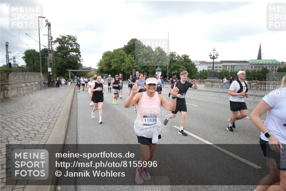 29.06.2025 - hella hamburg halbmarathon Jannik Wohlers http://msf.ph/oto/8155996 29.06.2025 10:53:51 Lombardsbrücke 1263, 1762, 1779, 1822, 2600, 2761, 3187, 3188, 3364, 3465, 4323, 4685, 4720, 4838, 5157, 5309, 5514, 5804, 5817, 6468, 6583, 6987, 6988, 7498, 7670, 7874, 7946, 8801, 8803, 8867, 9130, 9138, 9203, 10207, 11354, 11769, 11785, 11830, 12429, 12898, 12923, 13850, 14171, 14177, 14386, 14416, 14655, 14904, 15318, 16117, 16522, 16628, 16691, 16839, 16888, 17487, 17622, 18093, 18431, 18904 meine-sportfotos.de