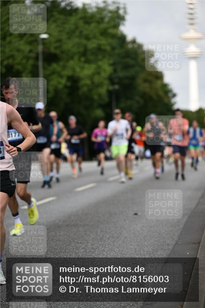 29.06.2025 - hella hamburg halbmarathon Dr. Thomas Lammeyer http://msf.ph/oto/8156003 29.06.2025 10:08:10 Kennedybrücke 1032, 1161, 1355, 1450, 2277, 2683, 2979, 3488, 4095, 4488, 4951, 5058, 5363, 6142, 6706, 7485, 8177, 8421, 8422, 8423, 8469, 8484, 9526, 9899, 10389 meine-sportfotos.de
