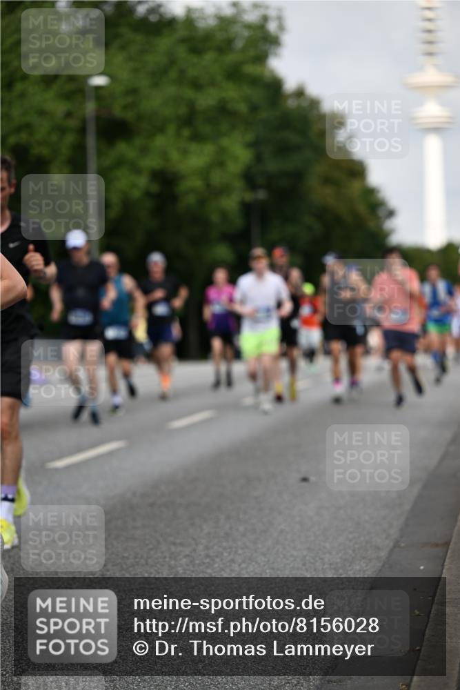29.06.2025 - hella hamburg halbmarathon Dr. Thomas Lammeyer http://msf.ph/oto/8156028 29.06.2025 10:08:10 Kennedybrücke 1032, 1161, 1355, 1450, 2277, 2683, 2979, 3488, 4095, 4488, 4951, 5058, 5363, 6142, 6706, 7485, 8177, 8421, 8422, 8423, 8469, 8484, 9526, 9899, 10389 meine-sportfotos.de