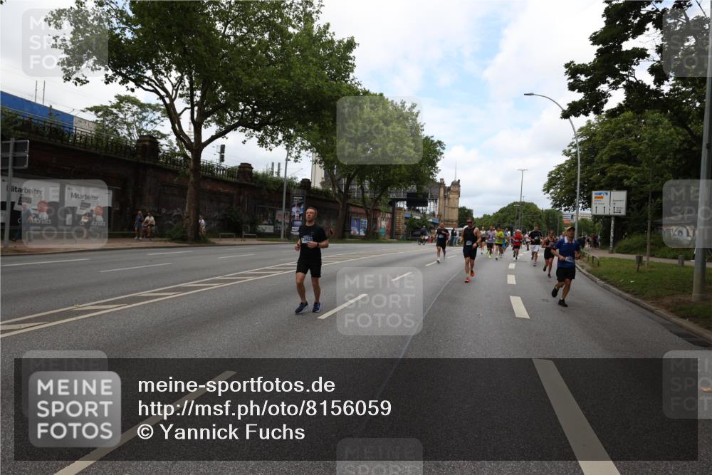 29.06.2025 - hella hamburg halbmarathon Yannick Fuchs http://msf.ph/oto/8156059 29.06.2025 10:38:12 20KM 3116, 3124, 3146, 3437, 4425, 4981, 5506, 5692, 6495, 6705, 6991, 7093, 7185, 7451, 8063, 8145, 8218, 8900, 9043, 9081, 9931, 10246, 10669, 11153, 11346, 11648, 11778, 11848, 12327, 12438, 12623, 12657, 13348, 13421, 13897, 13996, 14690, 14861, 15383, 15512, 15932, 16062, 16105, 16224, 16301, 16547, 16549, 16648, 16720, 17376, 17516, 17912, 18678, 18775, 18942, 19090 meine-sportfotos.de
