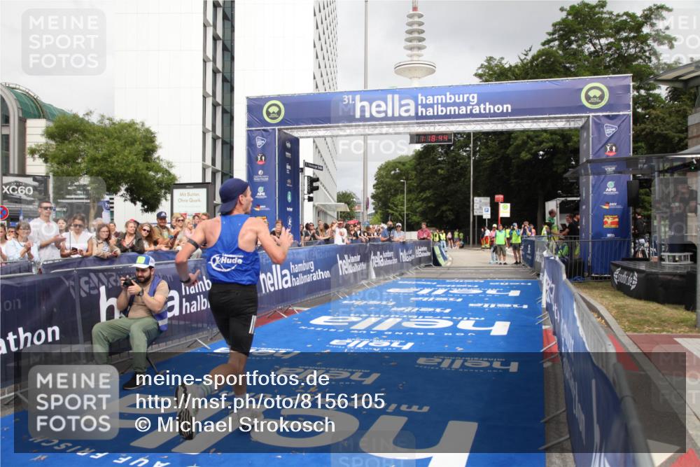 29.06.2025 - hella hamburg halbmarathon Michael Strokosch http://msf.ph/oto/8156105 29.06.2025 10:18:48 Ziel 15495 meine-sportfotos.de