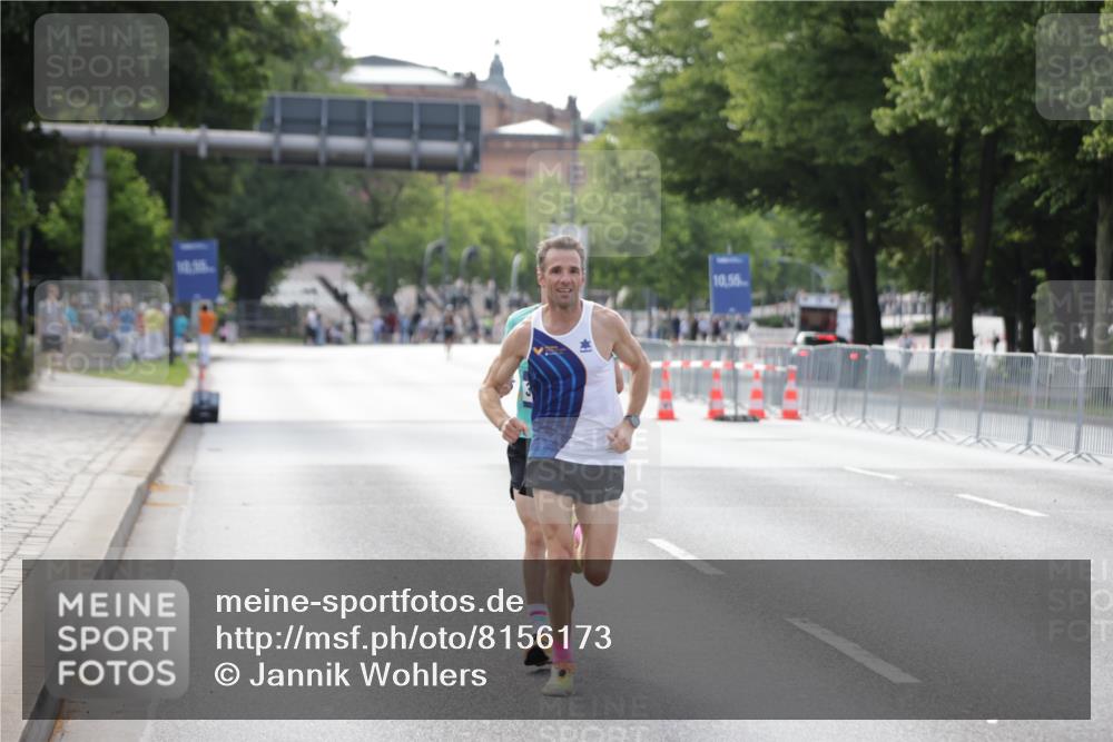 29.06.2025 - hella hamburg halbmarathon Jannik Wohlers http://msf.ph/oto/8156173 29.06.2025 09:37:26 Lombardsbrücke 45, 50, 3944, 12673 meine-sportfotos.de