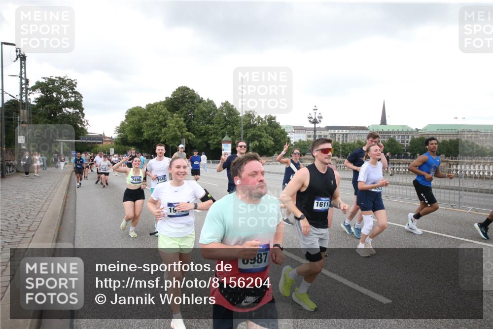29.06.2025 - hella hamburg halbmarathon Jannik Wohlers http://msf.ph/oto/8156204 29.06.2025 10:53:54 Lombardsbrücke 1762, 1779, 1822, 1949, 2600, 2761, 3187, 3188, 3364, 3857, 4323, 4685, 4720, 5157, 5309, 5514, 5804, 5817, 5933, 6468, 6987, 6988, 7498, 7670, 7874, 7946, 8801, 8803, 8867, 9130, 9203, 10207, 11354, 11785, 11830, 12429, 12898, 12923, 13035, 13850, 14177, 14386, 14416, 14655, 14904, 15318, 16117, 16522, 16628, 16691, 16839, 16888, 18093, 18431 meine-sportfotos.de