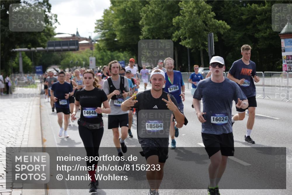 29.06.2025 - hella hamburg halbmarathon Jannik Wohlers http://msf.ph/oto/8156233 29.06.2025 10:17:07 Lombardsbrücke 1204, 1477, 1795, 2259, 2305, 2548, 2860, 3802, 3803, 4194, 4218, 4852, 5002, 6254, 6336, 6352, 6520, 6786, 7011, 7258, 7291, 7410, 7413, 7445, 7566, 7844, 8210, 8309, 8351, 8433, 8895, 9848, 10377, 10620, 10677, 11372, 11707, 12031, 12668, 12683, 14194, 14208, 14209, 14307, 14648, 14877, 16024, 16555, 17083, 17542, 17628, 17717, 17927, 18039, 18060, 18469, 18526, 18564, 19029 meine-sportfotos.de