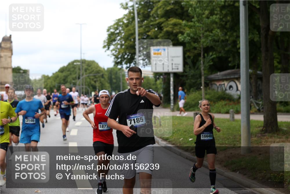 29.06.2025 - hella hamburg halbmarathon Yannick Fuchs http://msf.ph/oto/8156239 29.06.2025 10:38:17 20KM 1558, 3146, 3437, 4425, 4981, 5506, 5624, 5692, 6490, 6705, 6991, 7093, 7185, 7451, 8063, 8145, 8218, 8900, 9043, 9081, 9374, 9633, 9931, 10246, 10669, 10930, 11153, 11346, 11648, 11778, 11848, 12327, 12438, 12966, 13348, 13421, 13897, 13996, 14690, 14861, 15383, 15512, 15862, 15932, 16062, 16105, 16224, 16301, 16547, 16549, 16648, 16720, 17376, 17516, 17912, 18678, 18775, 18942, 19090 meine-sportfotos.de