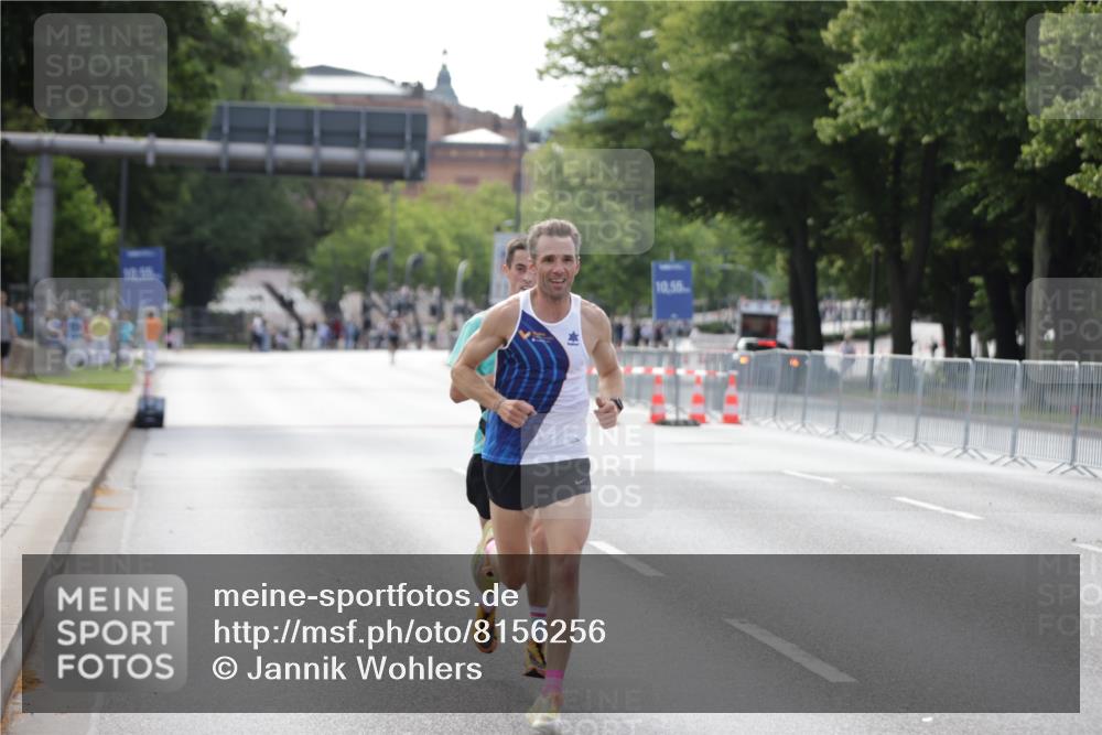 29.06.2025 - hella hamburg halbmarathon Jannik Wohlers http://msf.ph/oto/8156256 29.06.2025 09:37:26 Lombardsbrücke 45, 50, 3944, 12673 meine-sportfotos.de