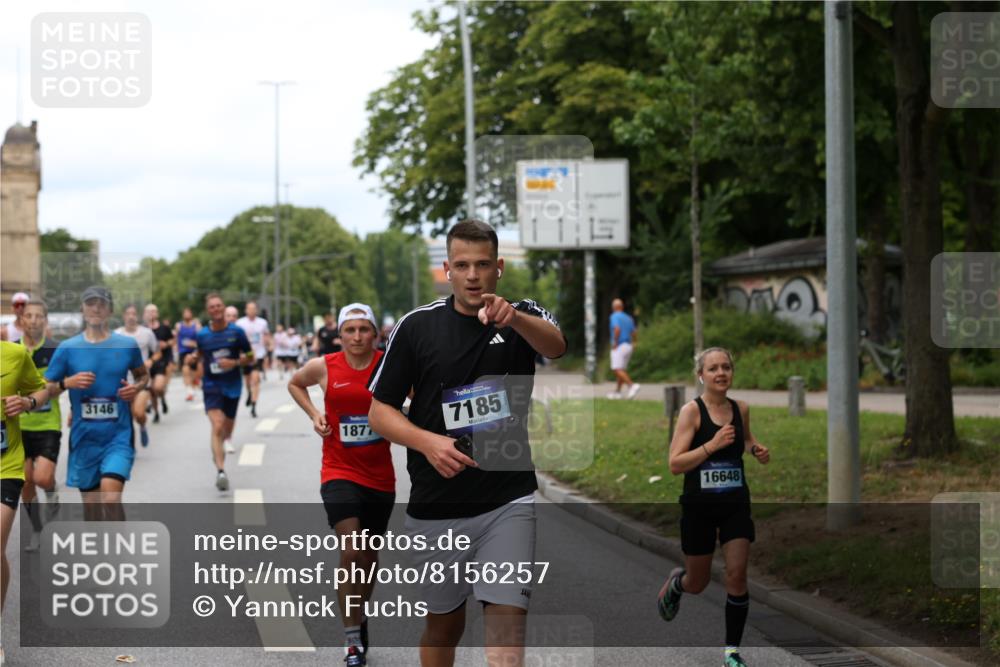 29.06.2025 - hella hamburg halbmarathon Yannick Fuchs http://msf.ph/oto/8156257 29.06.2025 10:38:17 20KM 1558, 3146, 3437, 4425, 4981, 5506, 5624, 5692, 6490, 6705, 6991, 7093, 7185, 7451, 8063, 8145, 8218, 8900, 9043, 9081, 9374, 9633, 9931, 10246, 10669, 10930, 11153, 11346, 11648, 11778, 11848, 12327, 12438, 12966, 13348, 13421, 13897, 13996, 14690, 14861, 15383, 15512, 15862, 15932, 16062, 16105, 16224, 16301, 16547, 16549, 16648, 16720, 17376, 17516, 17912, 18678, 18775, 18942, 19090 meine-sportfotos.de