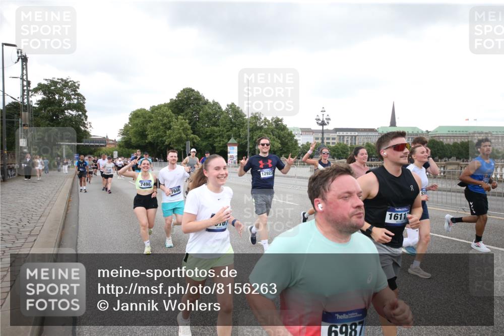 29.06.2025 - hella hamburg halbmarathon Jannik Wohlers http://msf.ph/oto/8156263 29.06.2025 10:53:54 Lombardsbrücke 1762, 1779, 1822, 1949, 2600, 2761, 3187, 3188, 3364, 3857, 4323, 4685, 4720, 5157, 5309, 5514, 5804, 5817, 5933, 6468, 6987, 6988, 7498, 7670, 7874, 7946, 8801, 8803, 8867, 9130, 9203, 10207, 11354, 11785, 11830, 12429, 12898, 12923, 13035, 13850, 14177, 14386, 14416, 14655, 14904, 15318, 16117, 16522, 16628, 16691, 16839, 16888, 18093, 18431 meine-sportfotos.de