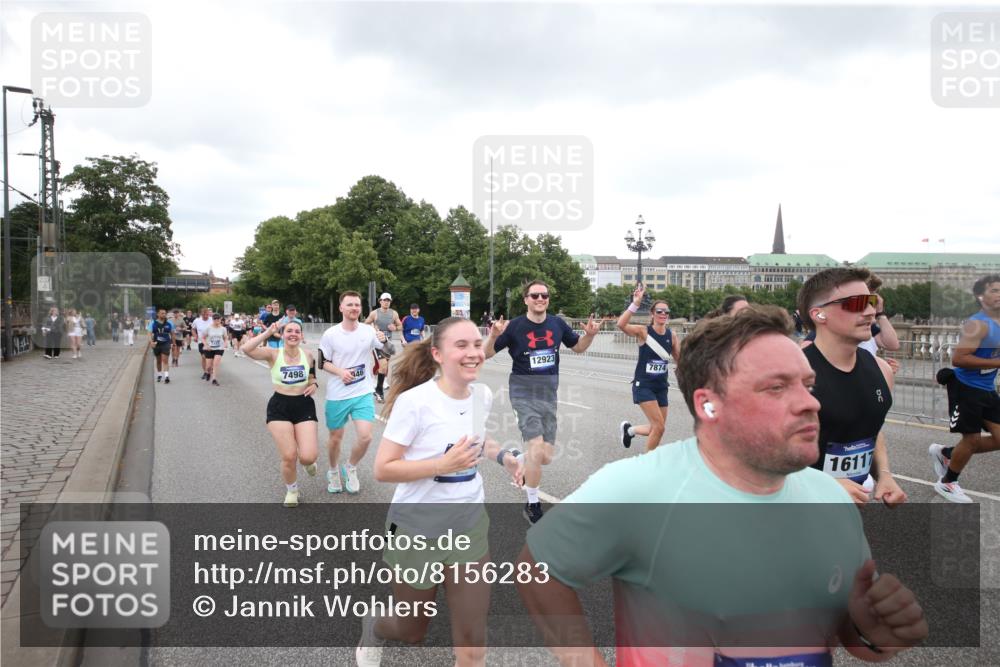 29.06.2025 - hella hamburg halbmarathon Jannik Wohlers http://msf.ph/oto/8156283 29.06.2025 10:53:54 Lombardsbrücke 1762, 1779, 1822, 1949, 2600, 2761, 3187, 3188, 3364, 3857, 4323, 4685, 4720, 5157, 5309, 5514, 5804, 5817, 5933, 6468, 6987, 6988, 7498, 7670, 7874, 7946, 8801, 8803, 8867, 9130, 9203, 10207, 11354, 11785, 11830, 12429, 12898, 12923, 13035, 13850, 14177, 14386, 14416, 14655, 14904, 15318, 16117, 16522, 16628, 16691, 16839, 16888, 18093, 18431 meine-sportfotos.de