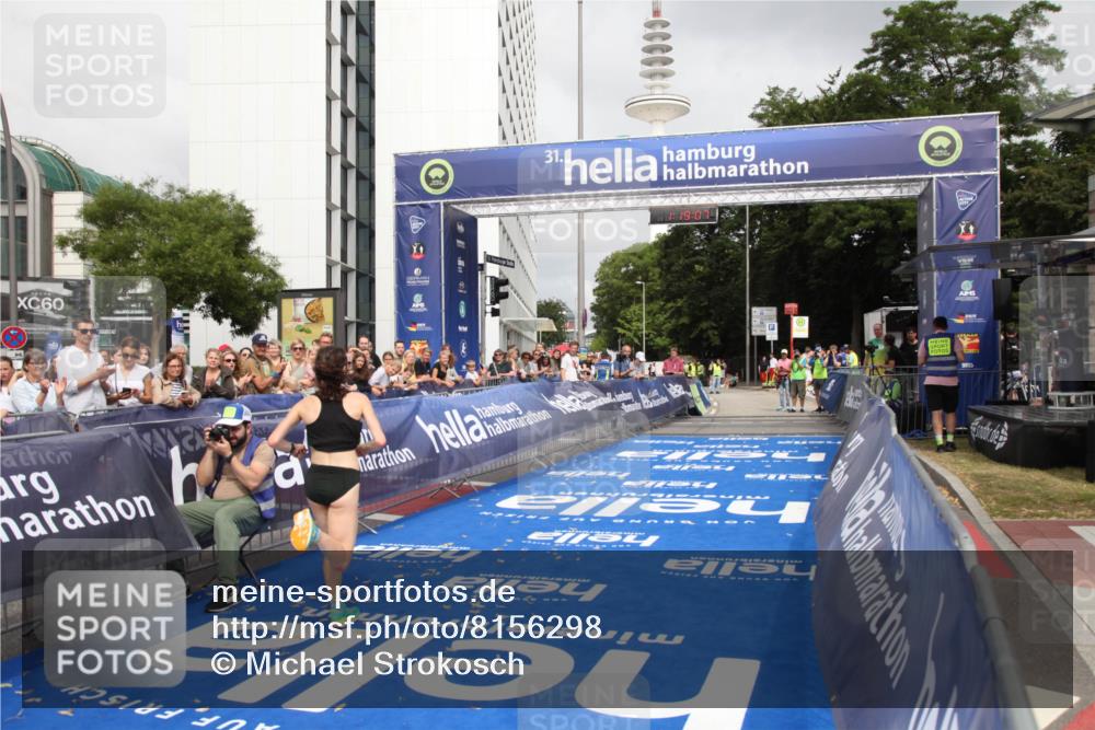 29.06.2025 - hella hamburg halbmarathon Michael Strokosch http://msf.ph/oto/8156298 29.06.2025 10:19:11 Ziel 53, 2144 meine-sportfotos.de
