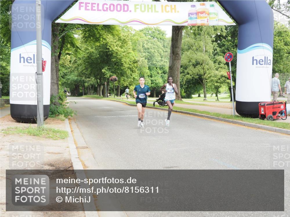 29.06.2025 - hella hamburg halbmarathon MichiJ http://msf.ph/oto/8156311 29.06.2025 10:05:04 Zwischen KM18-KM19  meine-sportfotos.de