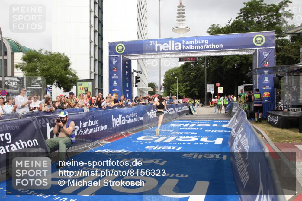 29.06.2025 - hella hamburg halbmarathon Michael Strokosch http://msf.ph/oto/8156323 29.06.2025 10:19:12 Ziel 53, 2144 meine-sportfotos.de