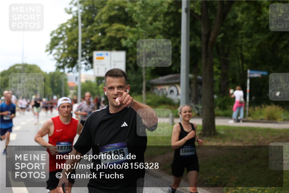 29.06.2025 - hella hamburg halbmarathon Yannick Fuchs http://msf.ph/oto/8156328 29.06.2025 10:38:17 20KM 1558, 3146, 3437, 4425, 4981, 5506, 5624, 5692, 6490, 6705, 6991, 7093, 7185, 7451, 8063, 8145, 8218, 8900, 9043, 9081, 9374, 9633, 9931, 10246, 10669, 10930, 11153, 11346, 11648, 11778, 11848, 12327, 12438, 12966, 13348, 13421, 13897, 13996, 14690, 14861, 15383, 15512, 15862, 15932, 16062, 16105, 16224, 16301, 16547, 16549, 16648, 16720, 17376, 17516, 17912, 18678, 18775, 18942, 19090 meine-sportfotos.de