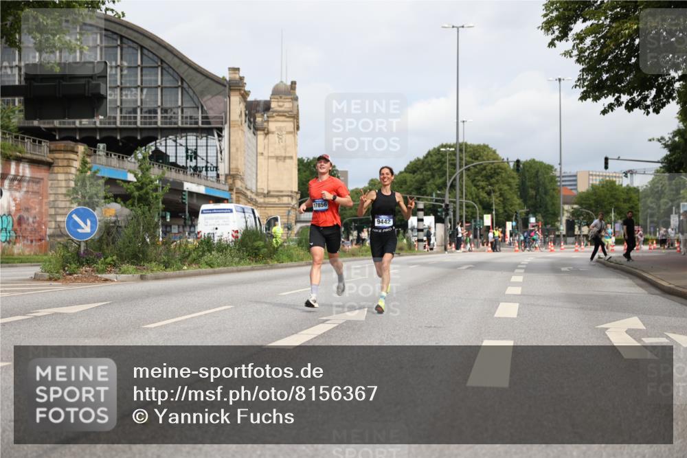 29.06.2025 - hella hamburg halbmarathon Yannick Fuchs http://msf.ph/oto/8156367 29.06.2025 10:17:09 20KM 6559, 9442, 10650, 11965, 16068, 17856 meine-sportfotos.de