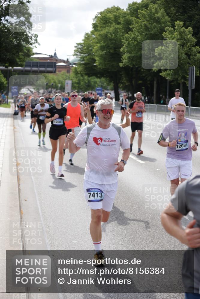 29.06.2025 - hella hamburg halbmarathon Jannik Wohlers http://msf.ph/oto/8156384 29.06.2025 10:17:14 Lombardsbrücke 1015, 1204, 1274, 1458, 1749, 1795, 2094, 2259, 2305, 2548, 3292, 4194, 4218, 4852, 5002, 6254, 6336, 6352, 6786, 7258, 7291, 7413, 7566, 7844, 8144, 8351, 8895, 9400, 9848, 10620, 10677, 11372, 11707, 12031, 12668, 12683, 14194, 14307, 14648, 14877, 15978, 16024, 16555, 17083, 17270, 17542, 17616, 17628, 17717, 18469, 18564, 19029 meine-sportfotos.de