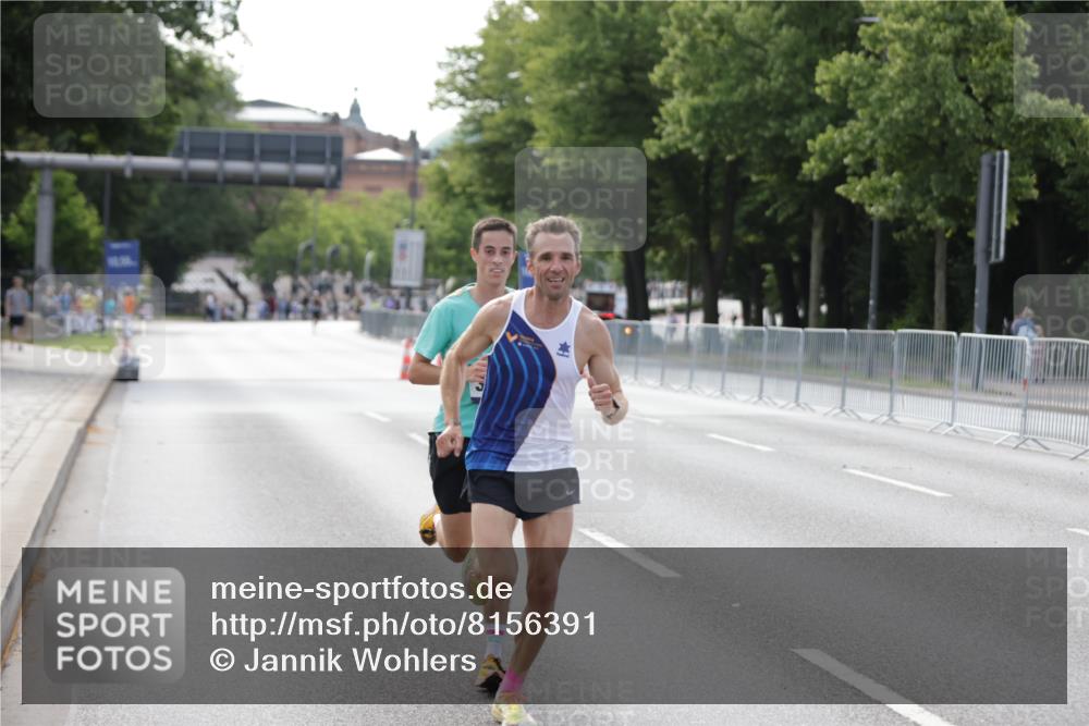 29.06.2025 - hella hamburg halbmarathon Jannik Wohlers http://msf.ph/oto/8156391 29.06.2025 09:37:27 Lombardsbrücke 45, 50, 3944, 12673 meine-sportfotos.de