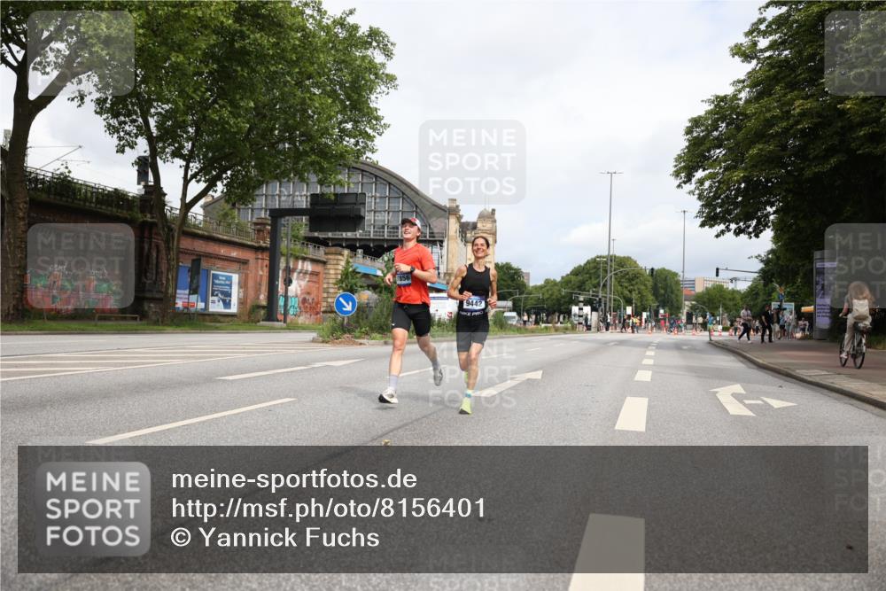 29.06.2025 - hella hamburg halbmarathon Yannick Fuchs http://msf.ph/oto/8156401 29.06.2025 10:17:11 20KM 6559, 9442, 10650, 11965, 16068, 17856 meine-sportfotos.de