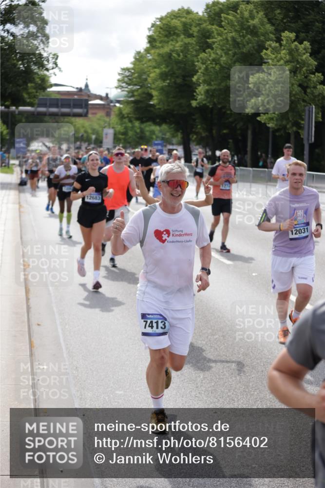 29.06.2025 - hella hamburg halbmarathon Jannik Wohlers http://msf.ph/oto/8156402 29.06.2025 10:17:14 Lombardsbrücke 1015, 1204, 1274, 1458, 1749, 1795, 2094, 2259, 2305, 2548, 3292, 4194, 4218, 4852, 5002, 6254, 6336, 6352, 6786, 7258, 7291, 7413, 7566, 7844, 8144, 8351, 8895, 9400, 9848, 10620, 10677, 11372, 11707, 12031, 12668, 12683, 14194, 14307, 14648, 14877, 15978, 16024, 16555, 17083, 17270, 17542, 17616, 17628, 17717, 18469, 18564, 19029 meine-sportfotos.de