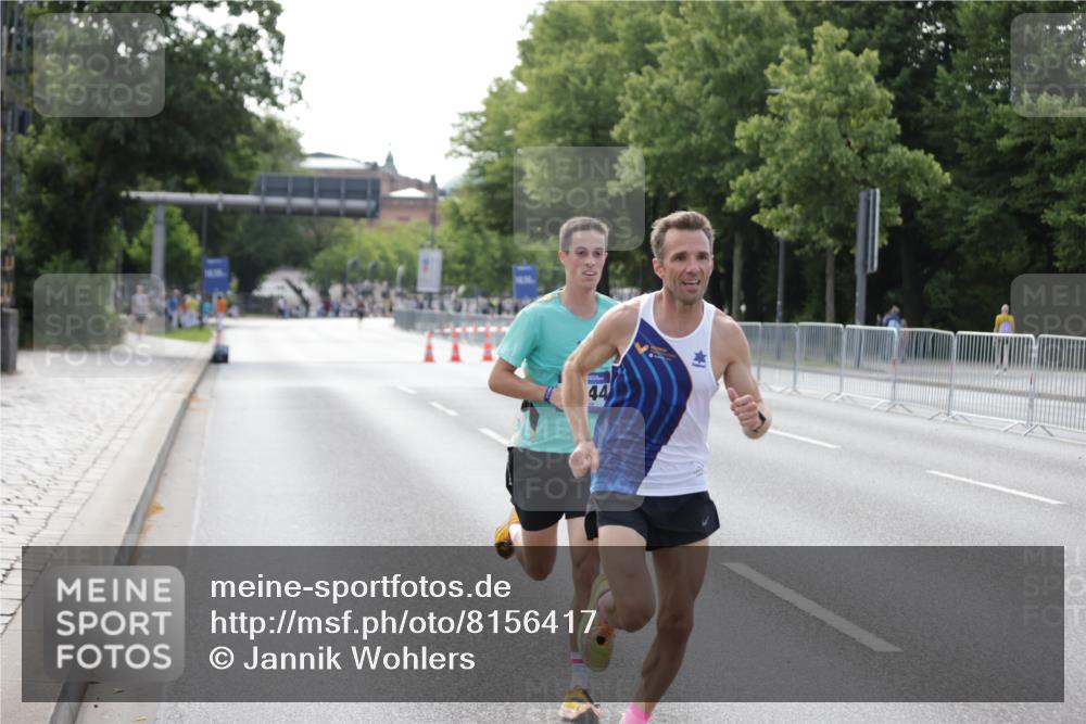 29.06.2025 - hella hamburg halbmarathon Jannik Wohlers http://msf.ph/oto/8156417 29.06.2025 09:37:28 Lombardsbrücke 45, 50, 3944, 12673 meine-sportfotos.de