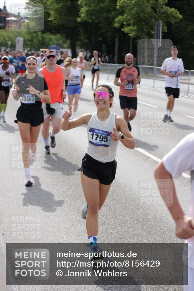 29.06.2025 - hella hamburg halbmarathon Jannik Wohlers http://msf.ph/oto/8156429 29.06.2025 10:17:15 Lombardsbrücke 1015, 1204, 1274, 1458, 1749, 1795, 2094, 2259, 2305, 2548, 3292, 4194, 4218, 4852, 5002, 5611, 5733, 6254, 6336, 6352, 6786, 7258, 7291, 7413, 7566, 7844, 8144, 8351, 9400, 9798, 9848, 10620, 10677, 11156, 11372, 11707, 12031, 12668, 12683, 14194, 14307, 14420, 14648, 14877, 15978, 16024, 16555, 17083, 17270, 17542, 17616, 17628, 18469, 18564, 19029 meine-sportfotos.de