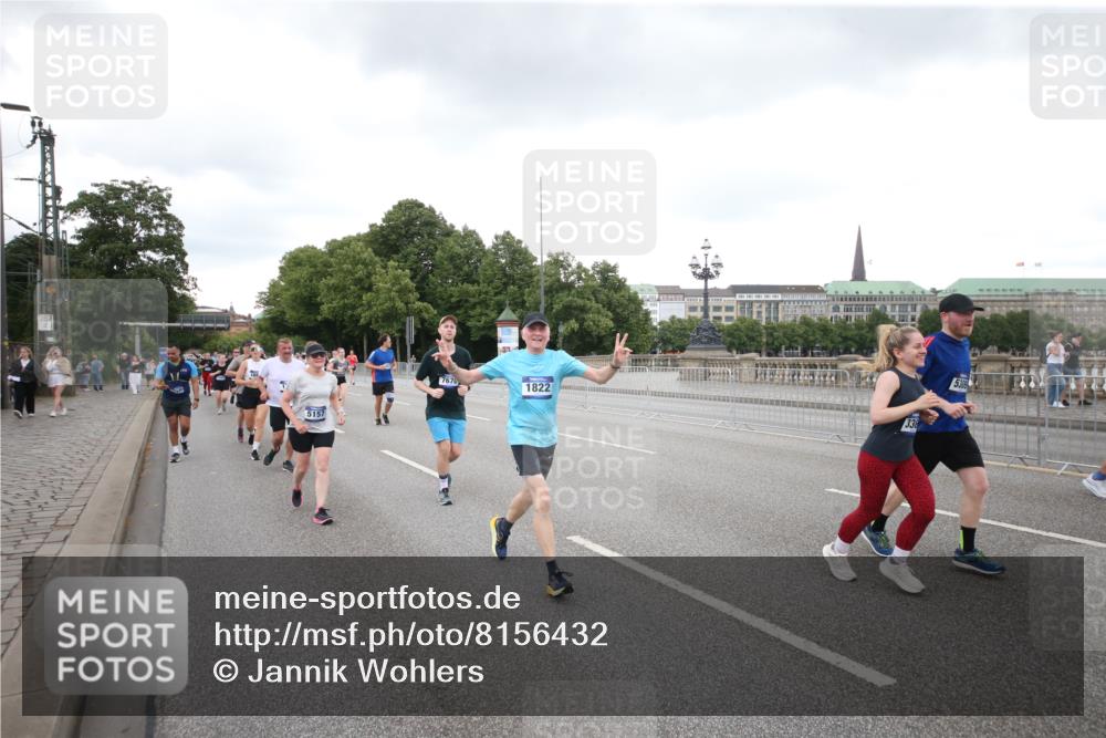 29.06.2025 - hella hamburg halbmarathon Jannik Wohlers http://msf.ph/oto/8156432 29.06.2025 10:53:58 Lombardsbrücke 1762, 1822, 1949, 2532, 3364, 3761, 3795, 3857, 4720, 4971, 5157, 5216, 5309, 5514, 5817, 5933, 6023, 6279, 6987, 7498, 7670, 7874, 7946, 8801, 8803, 8867, 9130, 10207, 11354, 11785, 12898, 12923, 13035, 14386, 14416, 14655, 14904, 15318, 15627, 15628, 15674, 16117, 16522, 16628, 16839, 18093, 18431 meine-sportfotos.de