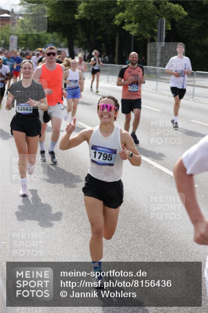 29.06.2025 - hella hamburg halbmarathon Jannik Wohlers http://msf.ph/oto/8156436 29.06.2025 10:17:16 Lombardsbrücke 1015, 1204, 1274, 1458, 1749, 1795, 2094, 2259, 2305, 2548, 3138, 3292, 4194, 4218, 4852, 5002, 5611, 5733, 6254, 6336, 6352, 6786, 7258, 7291, 7413, 7566, 7844, 8144, 9400, 9798, 9848, 10620, 10677, 11156, 11372, 11707, 12031, 12668, 12683, 14194, 14307, 14420, 14648, 14877, 15978, 16024, 16038, 16555, 16576, 17083, 17270, 17542, 17616, 17628, 18469, 18564, 19029 meine-sportfotos.de