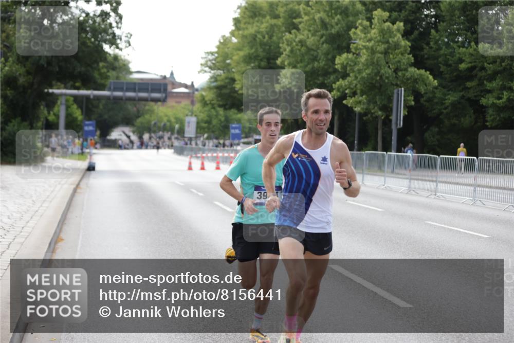 29.06.2025 - hella hamburg halbmarathon Jannik Wohlers http://msf.ph/oto/8156441 29.06.2025 09:37:28 Lombardsbrücke 45, 50, 3944, 12673 meine-sportfotos.de