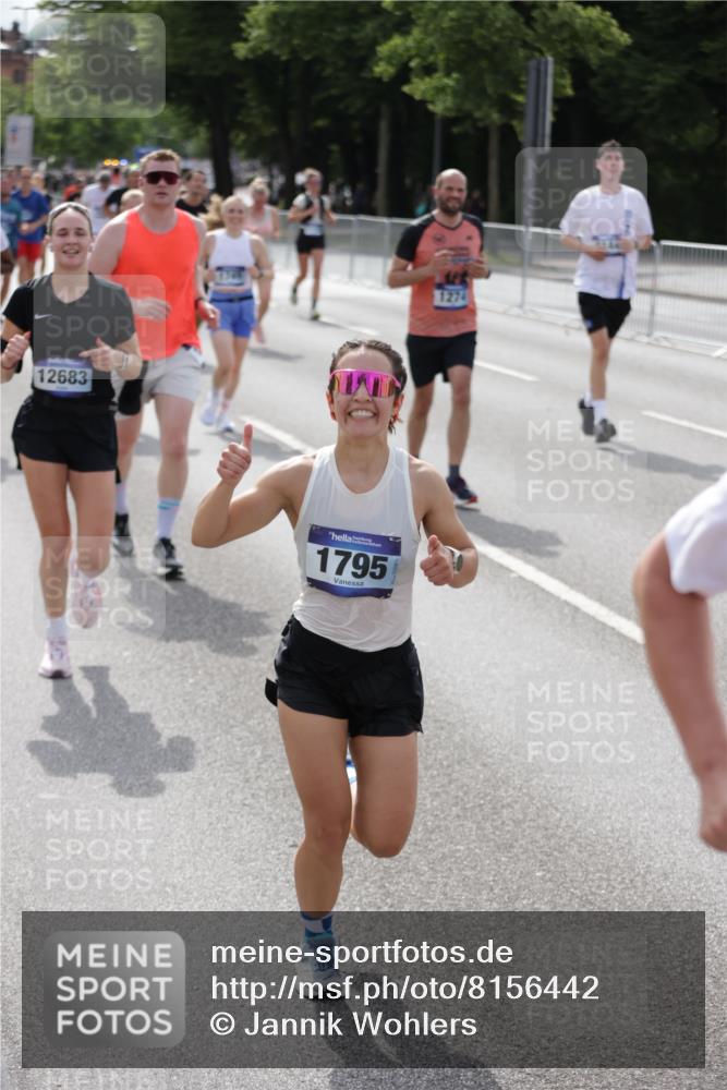 29.06.2025 - hella hamburg halbmarathon Jannik Wohlers http://msf.ph/oto/8156442 29.06.2025 10:17:16 Lombardsbrücke 1015, 1204, 1274, 1458, 1749, 1795, 2094, 2259, 2305, 2548, 3138, 3292, 4194, 4218, 4852, 5002, 5611, 5733, 6254, 6336, 6352, 6786, 7258, 7291, 7413, 7566, 7844, 8144, 9400, 9798, 9848, 10620, 10677, 11156, 11372, 11707, 12031, 12668, 12683, 14194, 14307, 14420, 14648, 14877, 15978, 16024, 16038, 16555, 16576, 17083, 17270, 17542, 17616, 17628, 18469, 18564, 19029 meine-sportfotos.de